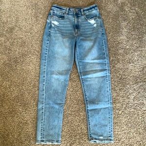 American Eagle Mom Jeans Size 6